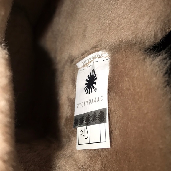 Women’s UGG ALISIA FAWN MINI BOOTS - Picture 8 of 9